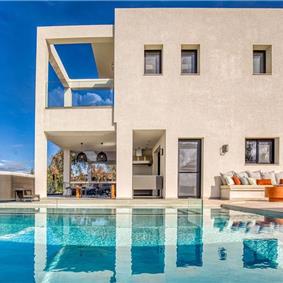 4 bedroom villa with pool in Acharavi, Corfu, sleeps 8